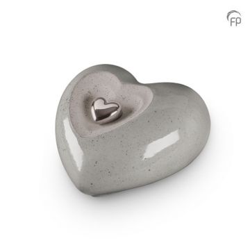 Keramische hart-urn met afneembaar zilveren hart