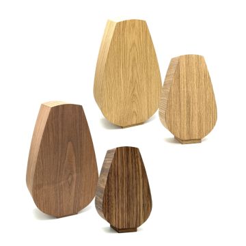 Houten urn Anjer