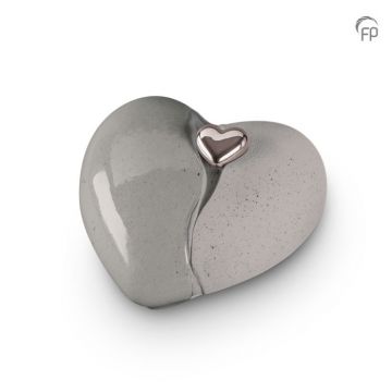 Keramische hart-urn tweekleurig met afneembaar zilveren hart