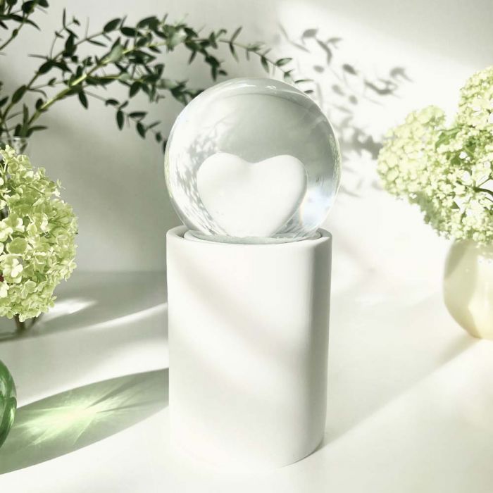 Byelove heartglobe urn