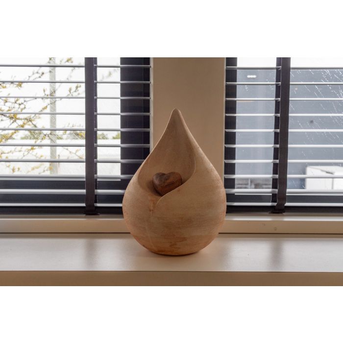 Biologische urn Celest met hart - bruin