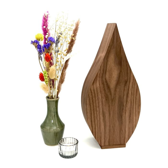 Houten urn Lelie - notenhout