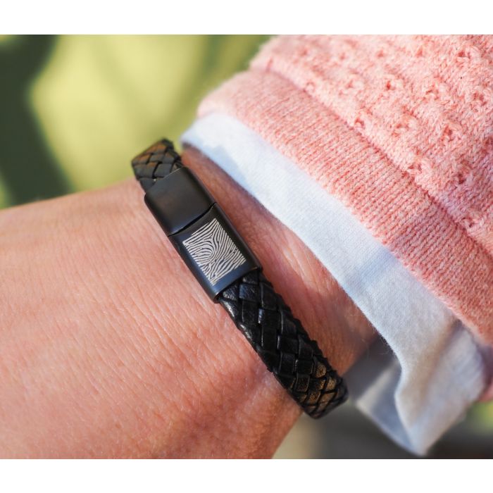 Lederen armband smal met zwarte sluiting en vingerafdruk - zwart (17 cm)