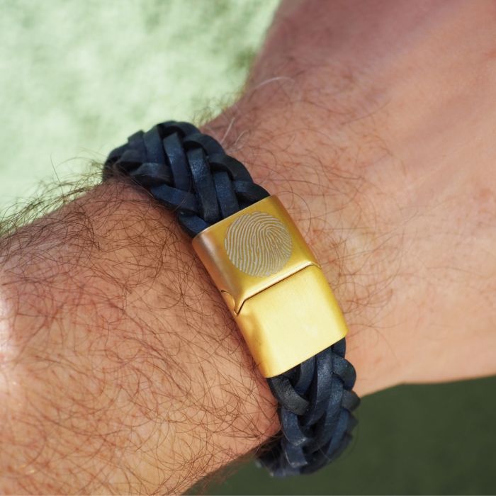 Lederen armband breed met goudkleurige sluiting en vingerafdruk - donkerblauw (23 cm)