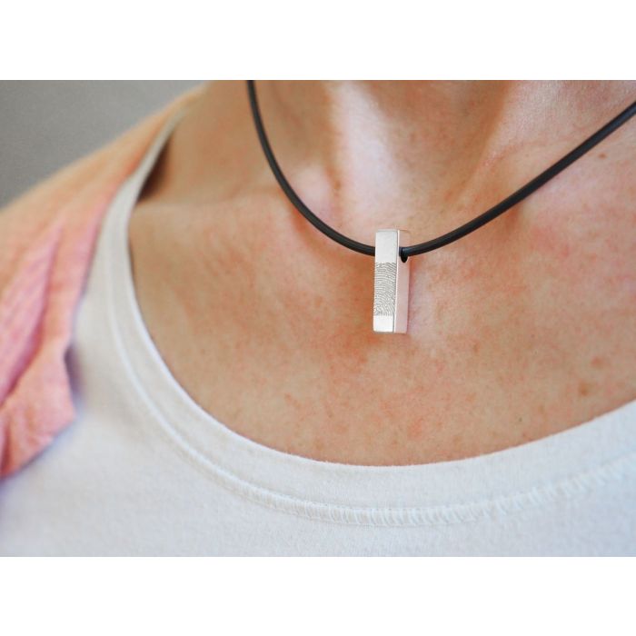 Hanger pen met vingerafdruk